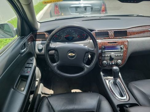 Used 2013 Chevrolet Impala LTZ FWD image 12