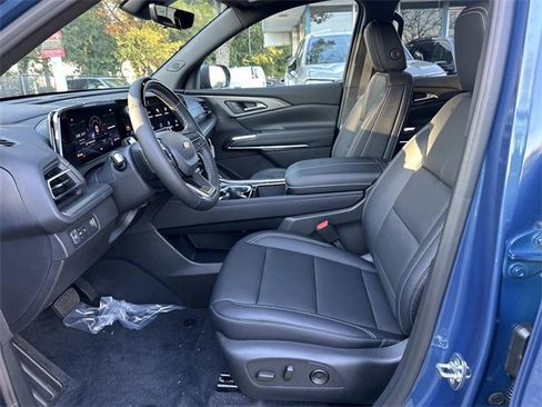 New 2026 Chevrolet Traverse LT w/ Enhanced Driving Package image 9