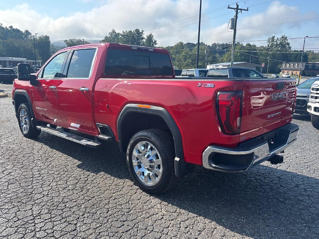 Used 2022 GMC Sierra 2500 SLT w/ SLT Preferred Package AWD/4WD image 5