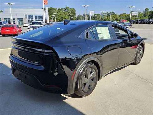 New 2026 Toyota Prius SE image 12