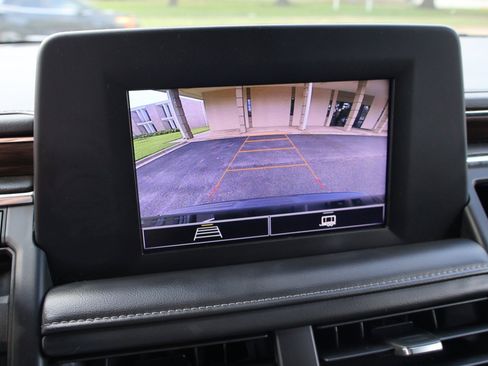Used 2023 Chevrolet Suburban LS RWD image 25