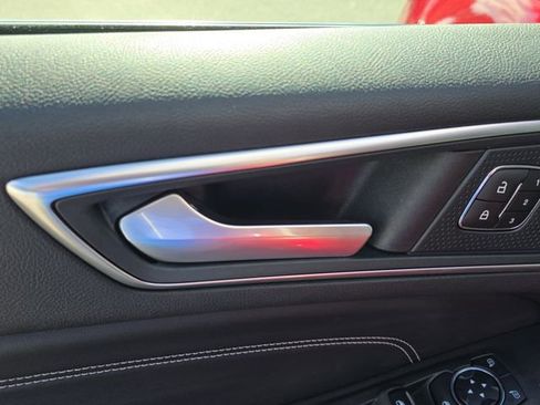 Used 2024 Ford Edge Titanium image 21