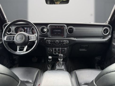 Used 2018 Jeep Wrangler Unlimited Sahara AWD/4WD image 14