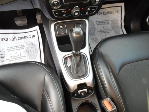 Used 2018 Jeep Compass Latitude w/ Popular Equipment Group image 15