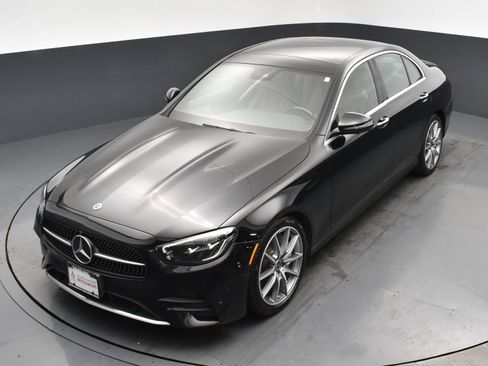 Used 2021 Mercedes-Benz E 450 4MATIC Sedan w/ Premium Package image 18