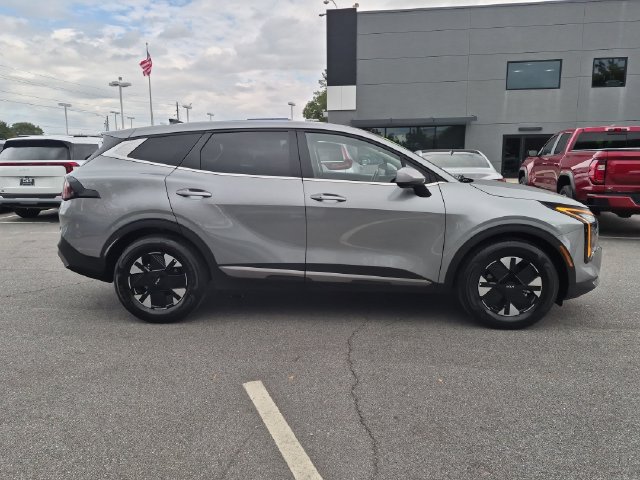 Used 2026 Kia Sportage LX FWD image 2
