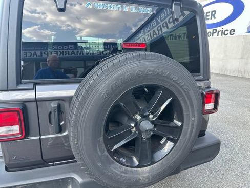 Used 2022 Jeep Wrangler Unlimited Sport AWD/4WD image 5
