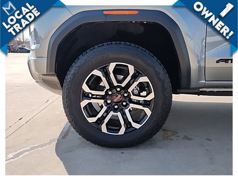 Used 2025 GMC Canyon AT4 w/ Nightfall Edition image 13