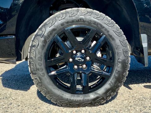 Used 2025 Chevrolet Silverado 1500 LT Trail Boss w/ Convenience Package II AWD/4WD image 15