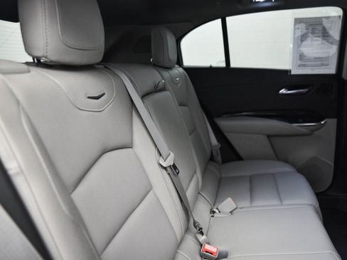 Used 2022 Cadillac XT4 Premium Luxury image 14