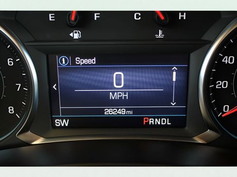 Used 2023 Chevrolet Equinox LS image 9