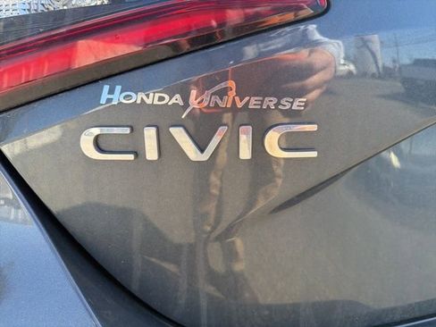 Used 2024 Honda Civic Sport Touring image 7