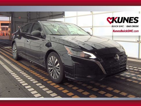 Used 2024 Nissan Altima 2.5 SV image 5