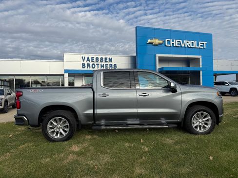 Used 2019 Chevrolet Silverado 1500 LTZ w/ LTZ Premium Package image 8