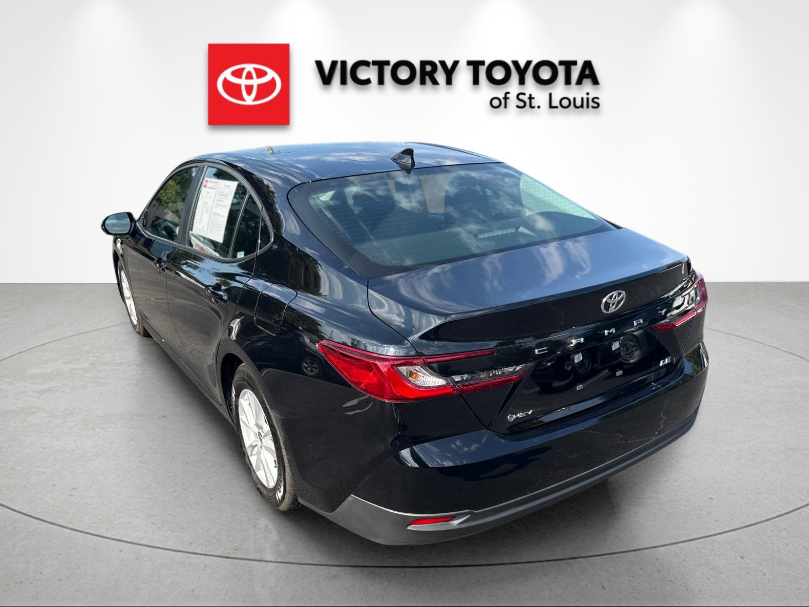 Used 2026 Toyota Camry LE FWD image 5