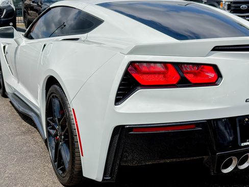 Used 2017 Chevrolet Corvette Stingray Coupe image 14