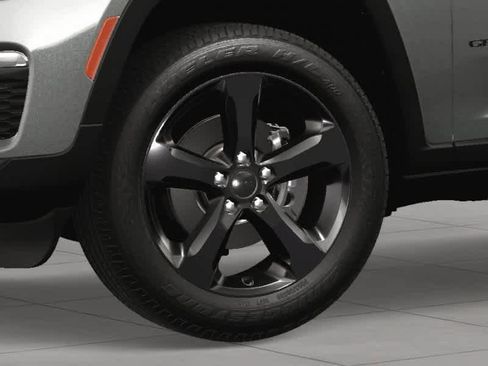 New 2025 Jeep Grand Cherokee Limited w/ Black Appearance Package image 11