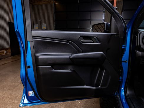 Used 2024 Chevrolet Colorado Trail Boss w/ Technology Package AWD/4WD image 36