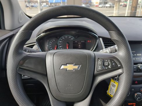 Used 2017 Chevrolet Trax LS image 18