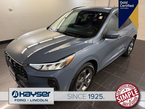 Used 2023 Ford Escape ST-Line Select w/ Tech Pack #1 AWD/4WD image 3