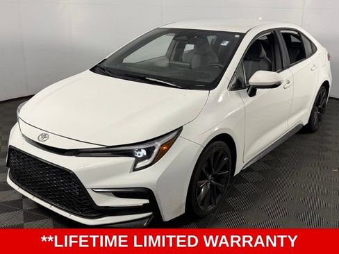 Used 2023 Toyota Corolla SE FWD image 3