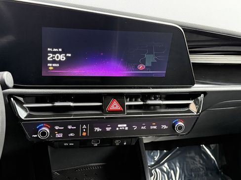 Used 2023 Kia Niro EX w/ EX Cold Weather Package image 9
