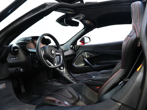 Used 2024 McLaren 750S image 36