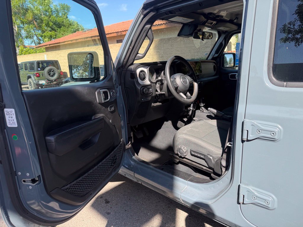 Used 2024 Jeep Wrangler Unlimited AWD/4WD image 19