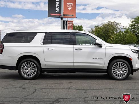 Used 2024 Chevrolet Suburban High Country AWD/4WD image 25