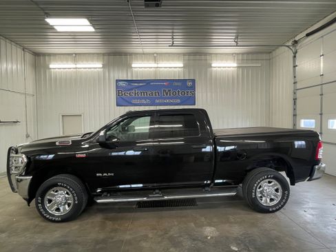 Used 2022 RAM 2500 Tradesman AWD/4WD image 2