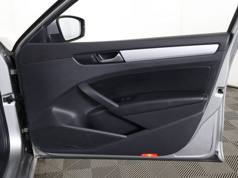 Used 2013 Volkswagen Passat 2.5 SE image 20