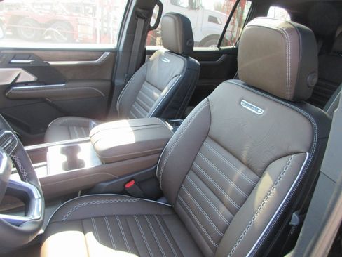 New 2026 GMC Acadia Denali Ultimate image 12