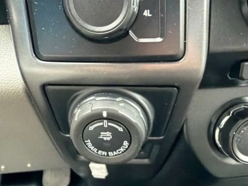 Used 2018 Ford F150 XLT w/ Equipment Group 302A Luxury AWD/4WD image 21