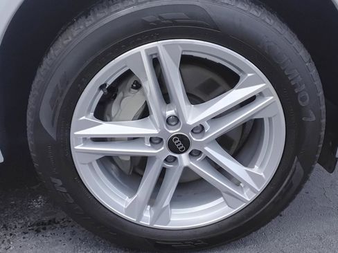 Certified 2024 Audi Q5 e Premium w/ Convenience Package image 13