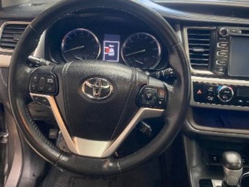 Used 2014 Toyota Highlander Limited AWD/4WD image 21
