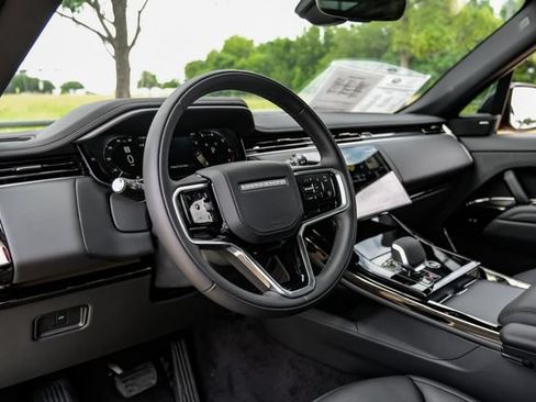 Used 2025 Land Rover Range Rover Sport AWD/4WD image 2