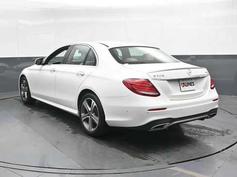 Used 2018 Mercedes-Benz E 300 4MATIC image 9