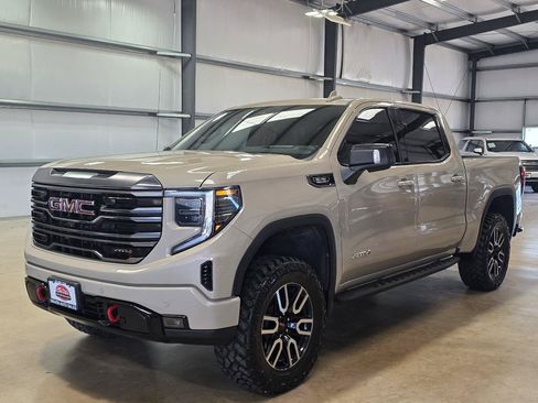 Used 2022 GMC Sierra 1500 AT4 w/ AT4 Premium Package AWD/4WD image 1