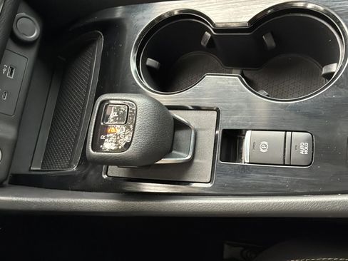 Used 2023 Nissan Rogue S FWD image 19