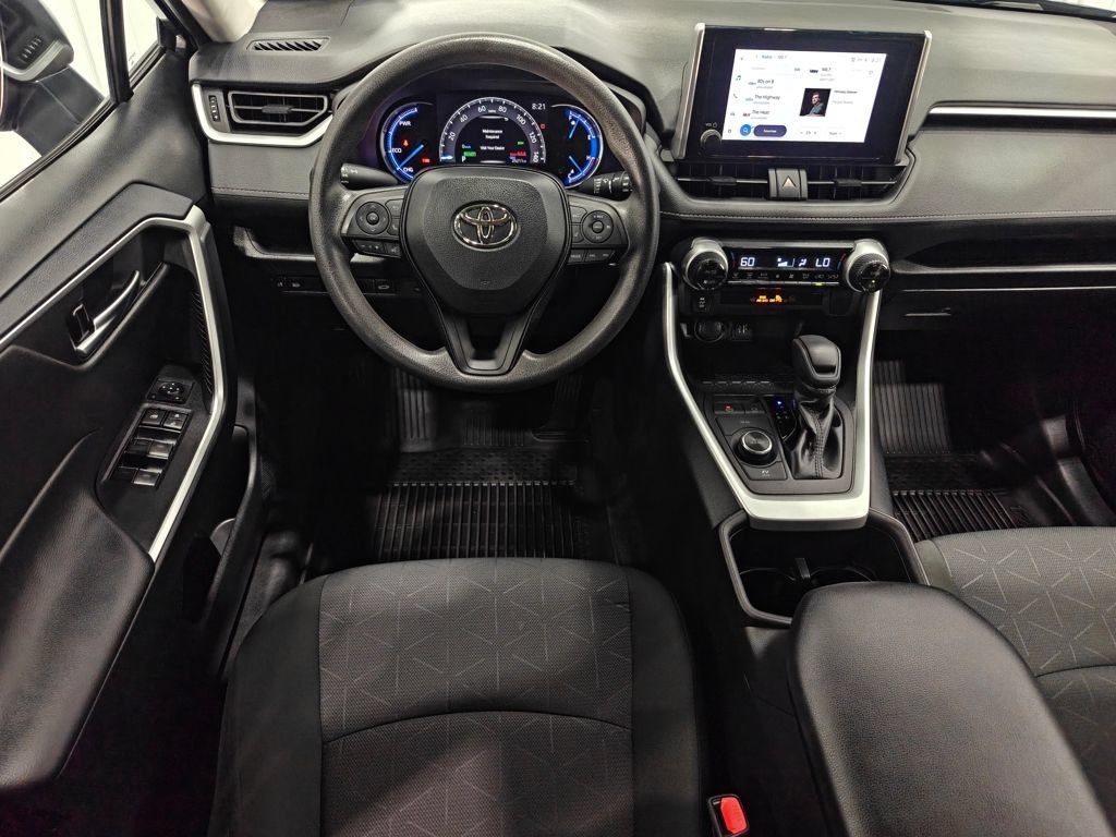 Used 2024 Toyota RAV4 XLE w/ Convenience Package AWD/4WD image 4