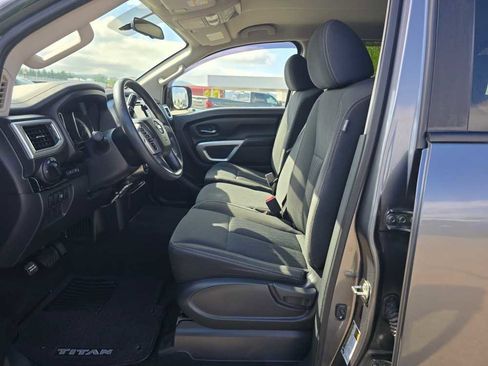 Used 2019 Nissan Titan SV AWD/4WD image 10