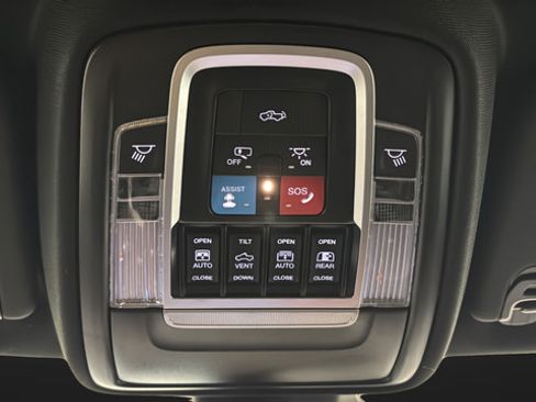 Used 2025 RAM 1500 Laramie w/ Night Edition AWD/4WD image 31