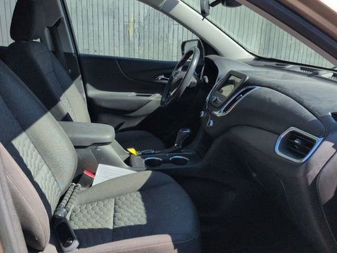 Used 2019 Chevrolet Equinox LT w/ Driver Convenience Package image 28