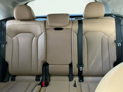 Used 2019 Audi Q8 Prestige w/ Luxury Package image 8