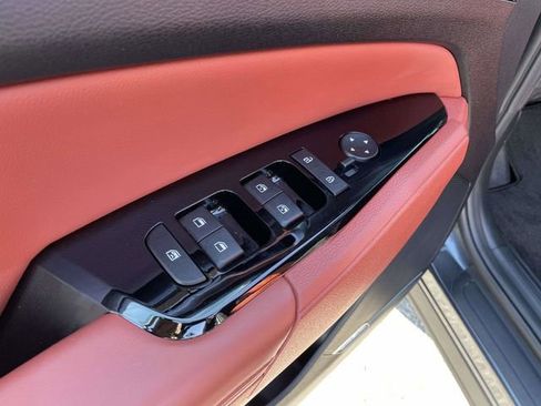 Used 2025 Kia Sportage SX image 19