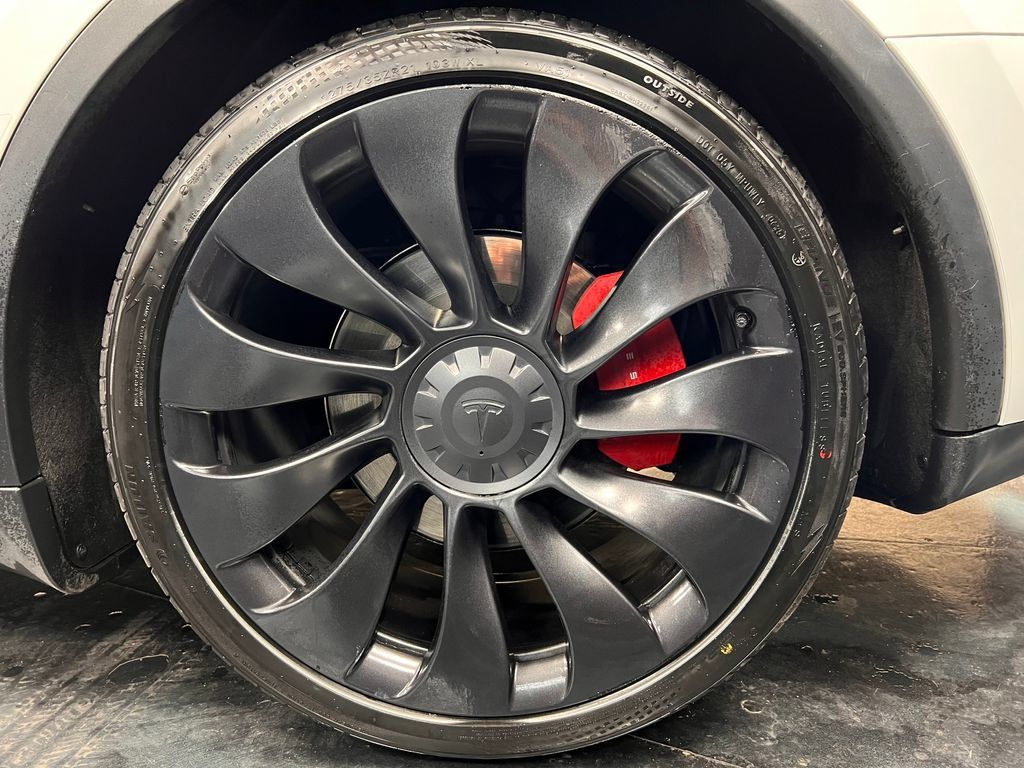 Used 2023 Tesla Model Y Performance AWD/4WD image 24