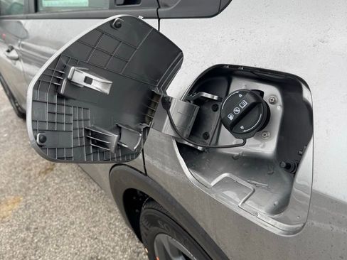 New 2025 Kia K4 LXS image 8