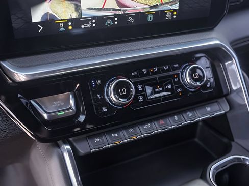 Used 2022 GMC Sierra 1500 Denali AWD/4WD image 21