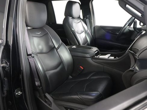 Used 2016 Cadillac Escalade Platinum image 35