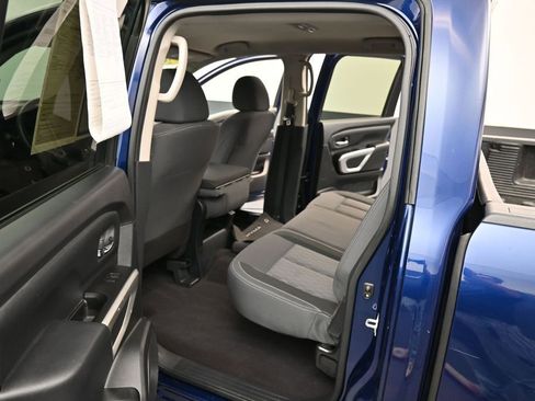 Used 2023 Nissan Titan SV RWD image 10